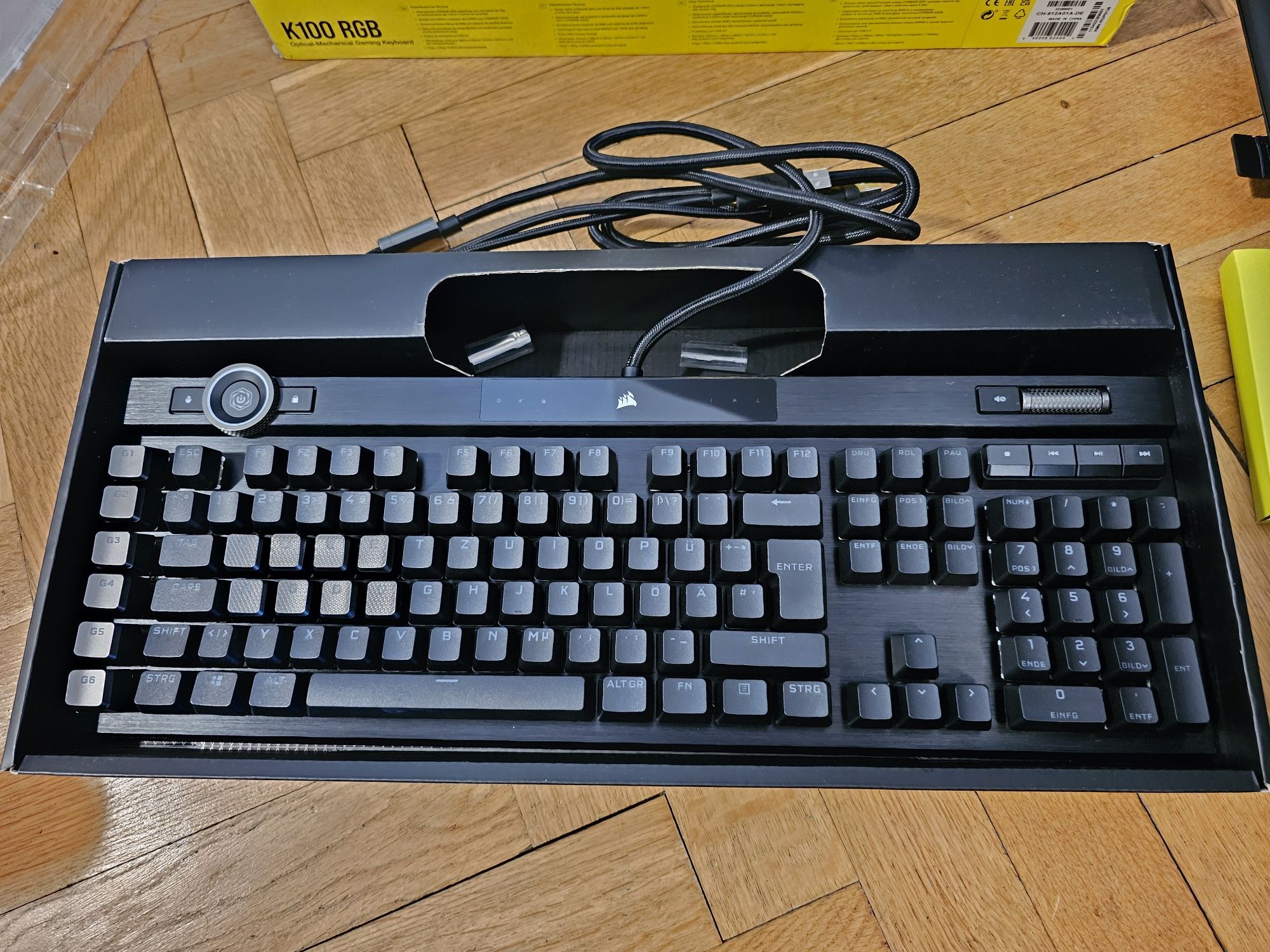 Corsair K100 RGB optyczna mechaniczna klawiatura OPTIX OPX k 100