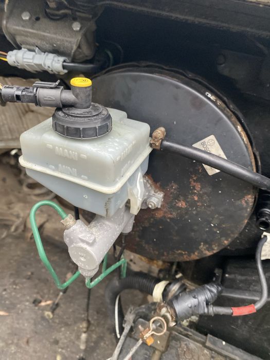 Головний тормозний/вакум тормозний рено мастер