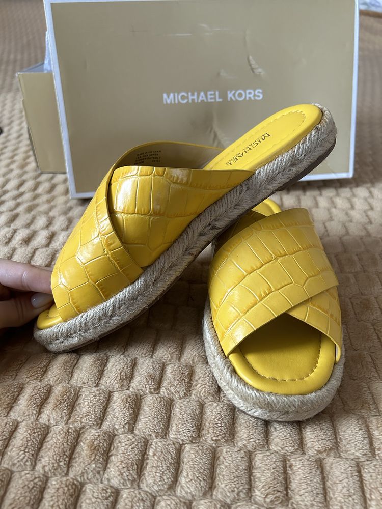 Взуття Michael Kors
