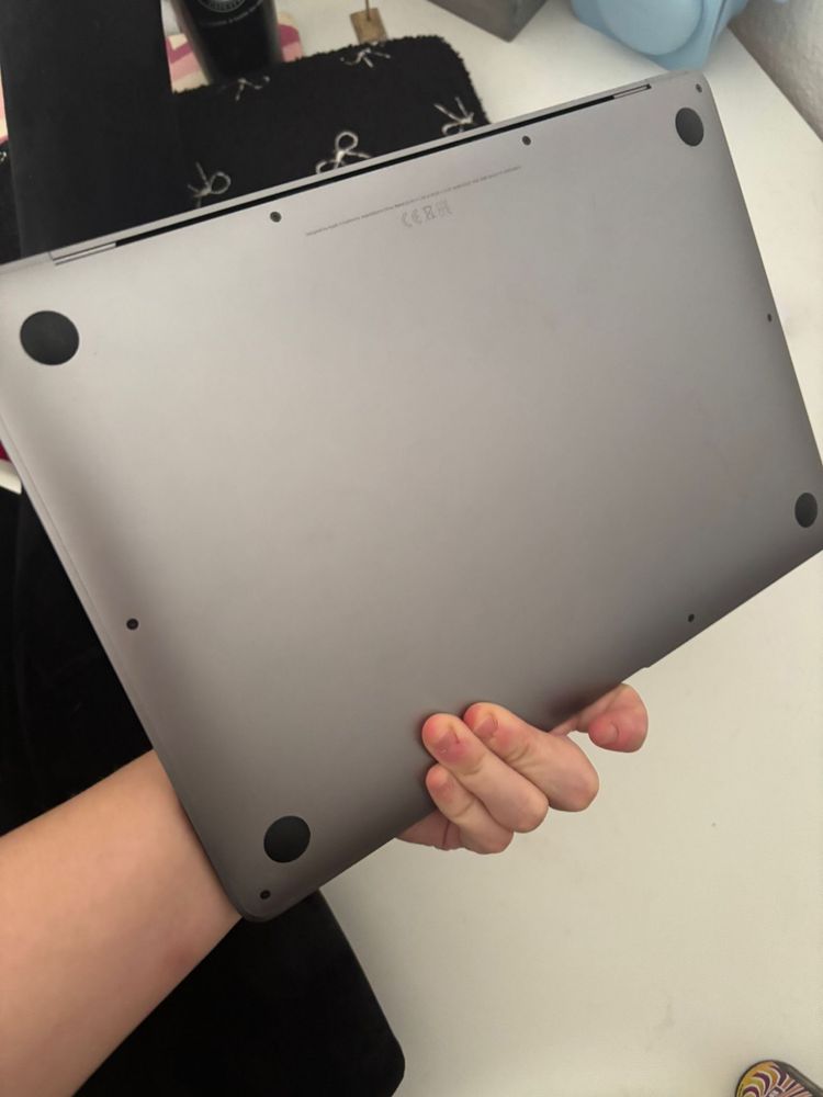 Macbook air m1 256gig 8gb Ram