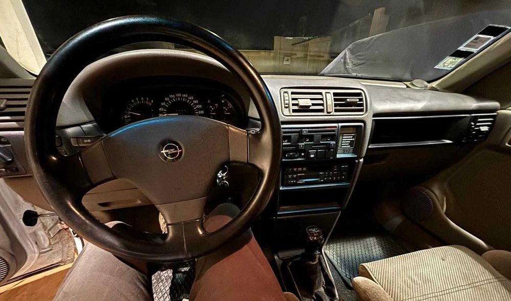 Opel Vectra A 2000 *Clássico*