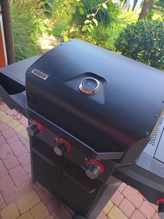 Grill gazowy TENNEKER Carbon 3palniki +palnik boczny, żeliwny