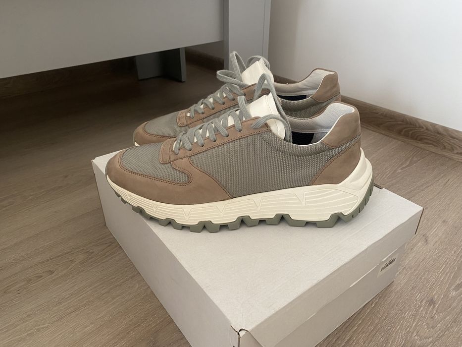 Кросівки 42 розмір