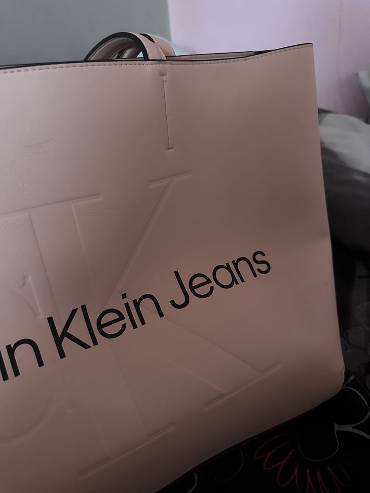 Rozowa torebka shopper Calvin Klein