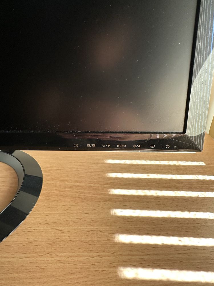 Monitor Asus.
