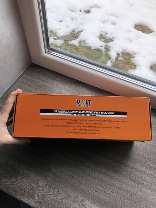 Зарядний пристрій VOLT POLSKA 12/24V 10A LCD