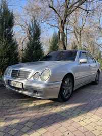 Mercedes E210 4matic 2800$