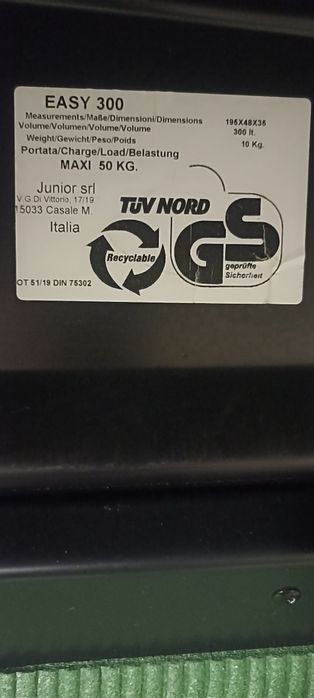 Boks dachowy+ relingi do boksu komplet