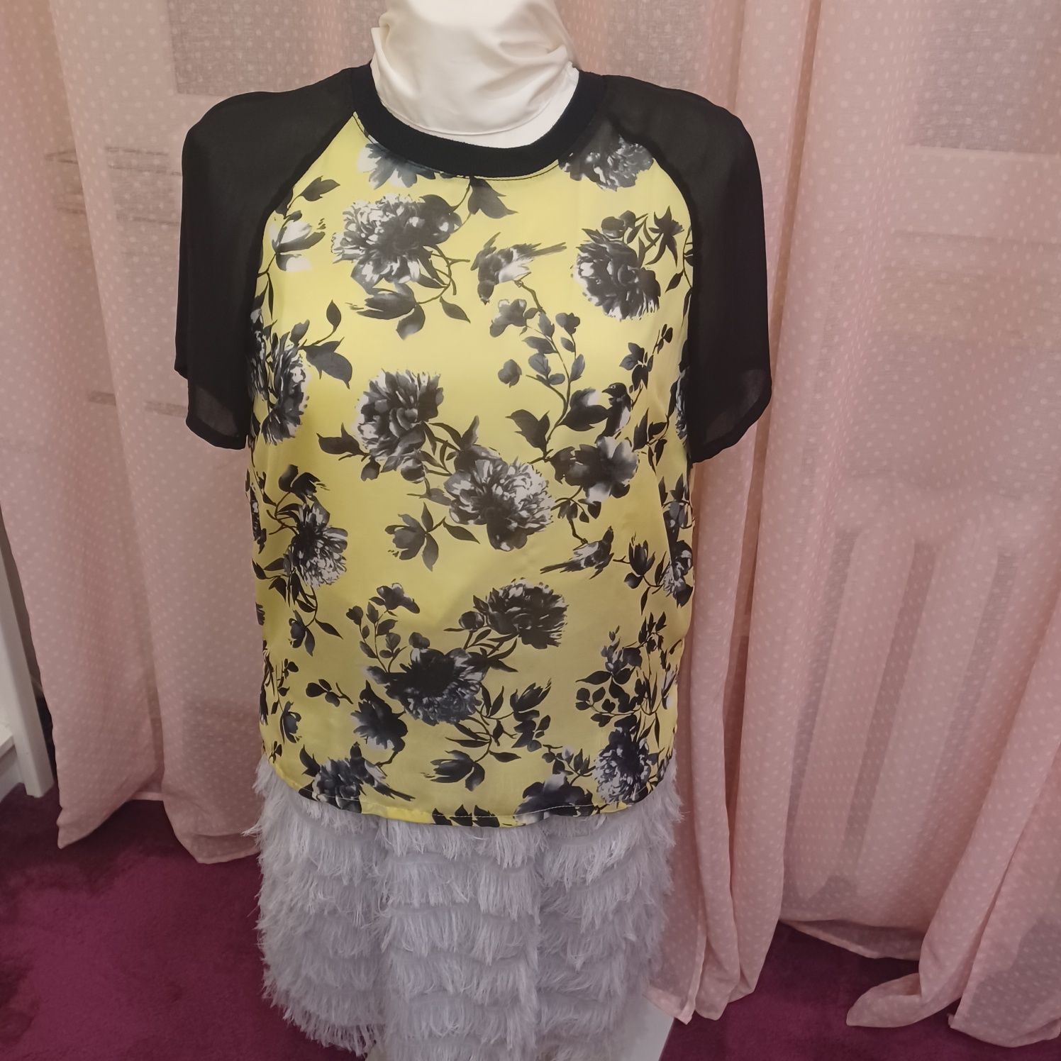 Bluzeczka żółto-czarna z motywem kwiatów L