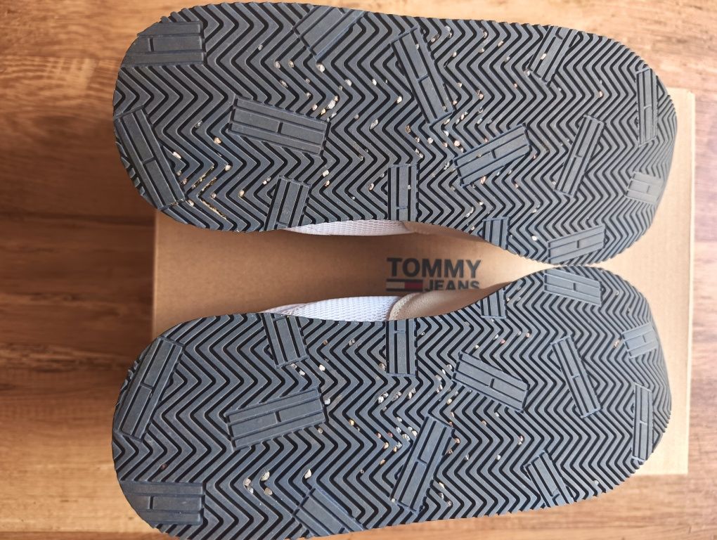 Tommy Hilfiger  modne sneakersy r. 39