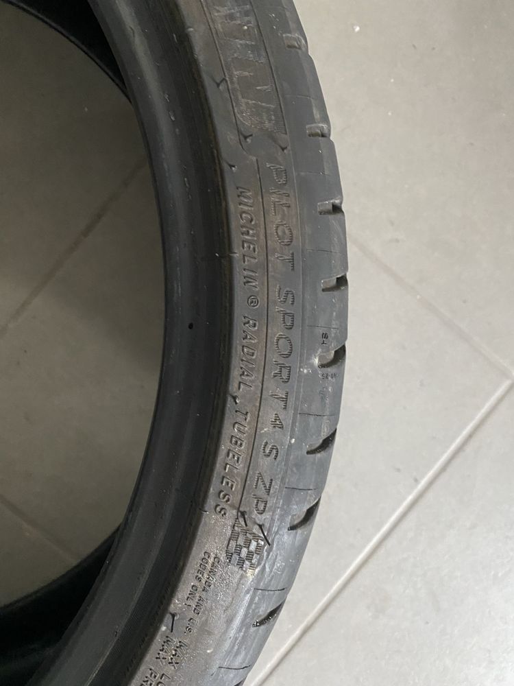 Pneus Michelin Pilot Sport 4 S (PS4) 225/35 R19 ZP Runflat