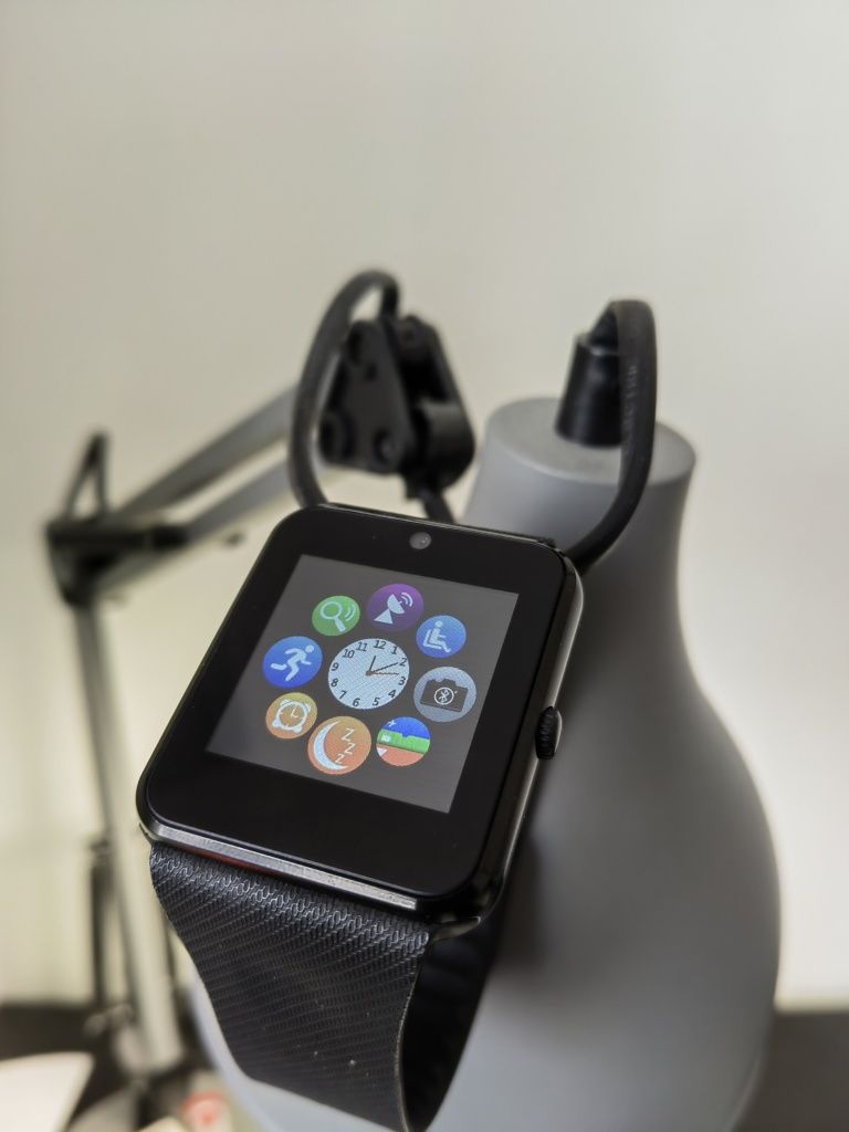 Smartwatch (suporta: BLUETOOTH, SIM e cartão MicroUSB)