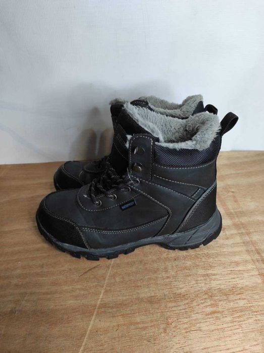 433.39. Buty stajenne Steeds rozmiar 39