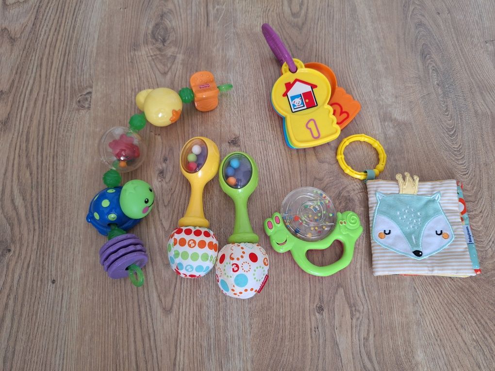 Zestaw zabawek FisherPrice i silikonowe dla maluszka
