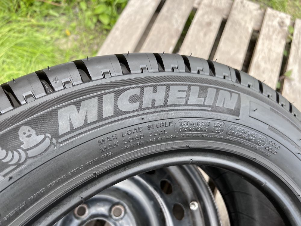 215/60/17с Michelin Agilis Plus 215/60 R17C 109/107T