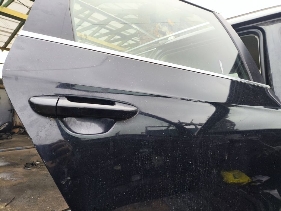 Drzwi lc9x prawe tył kombi Passat b6 czarne