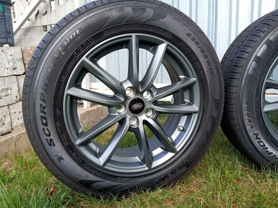 Koła Land Range Rover 19cali opony wielosezonowe Pirelli 235/65R19