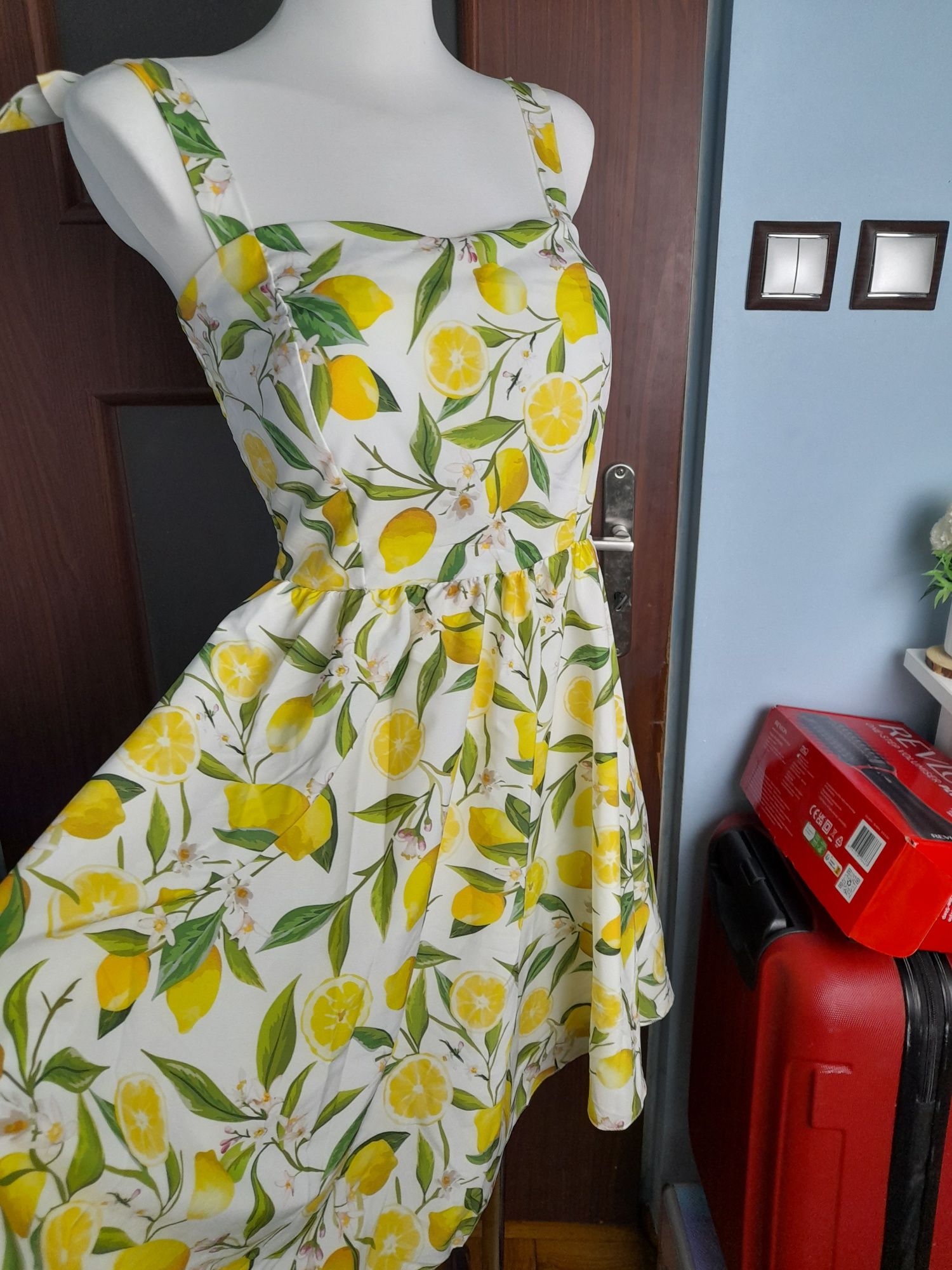 Nowa z metką biała sukienka w viralowy print cytryn New Collection uni