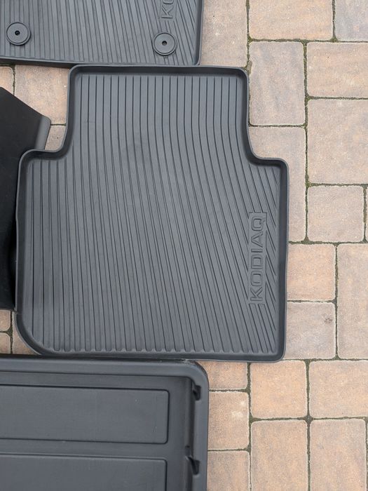 Skoda Kodiaq зимові коврики коврик у багажник зимовий комплект коврів