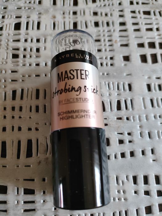 Rozświetlacz do twarzy Maybelline Master Strobing Stick 200