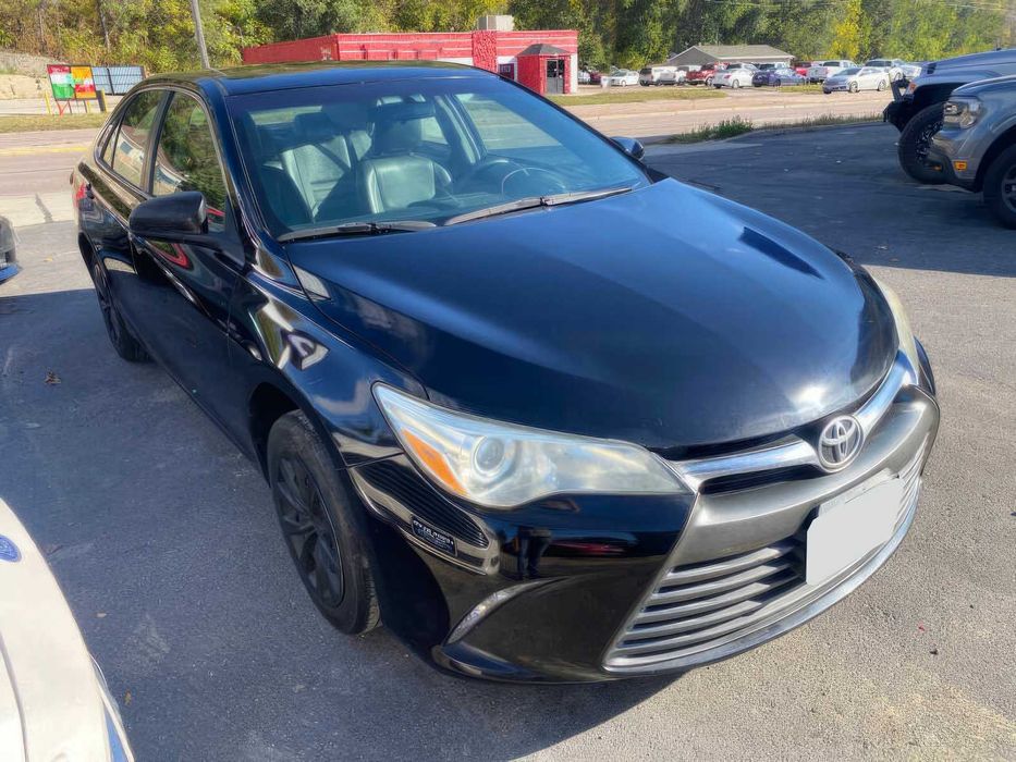 Toyota Camry      2016