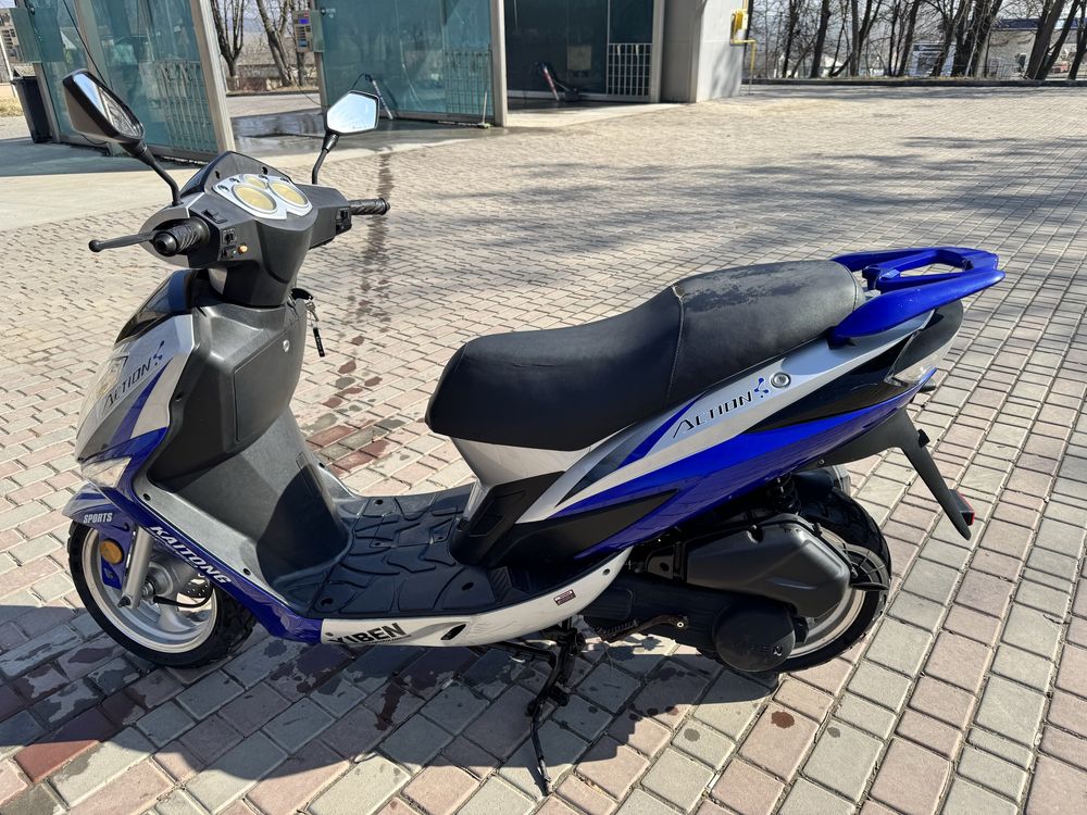 Продам скутер Yiben YB150T-15J  150см³ 8к.с. 2015 рік