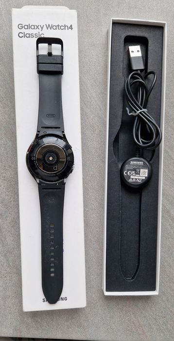 Zegarek Galxy watch 4 classic z Ładowarkę.