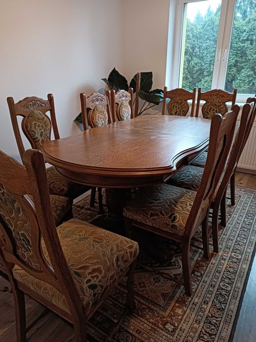 Dębowy stół z 10 krzesłami komplet stan bardzo dobry, bardzo solidny