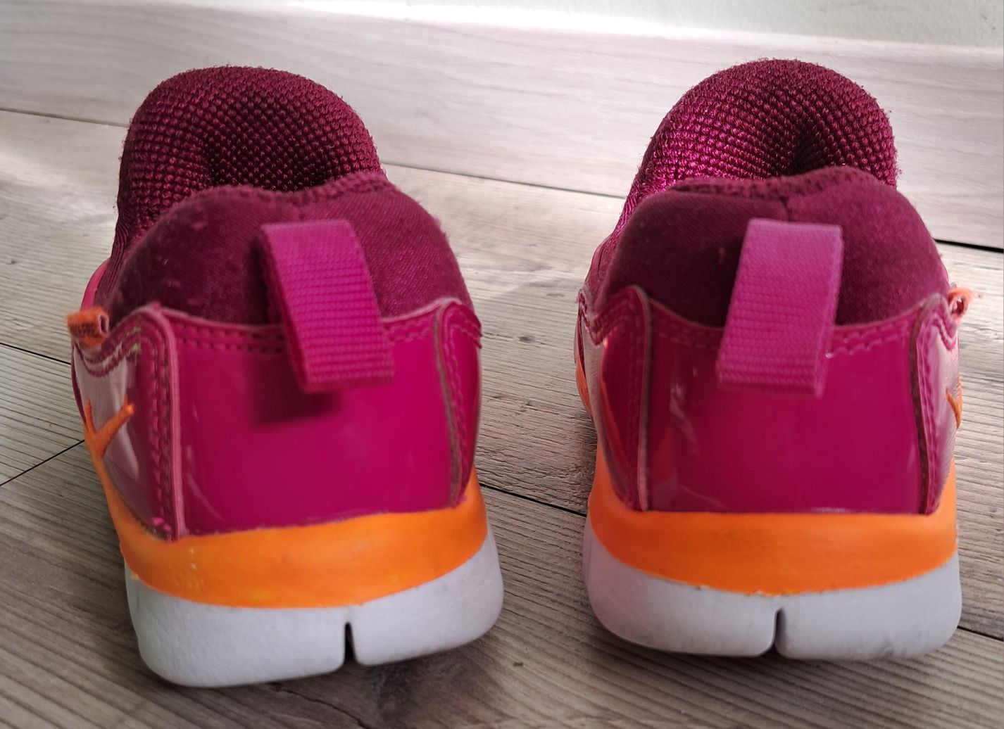 Кросівки NIKE (р.23,5)