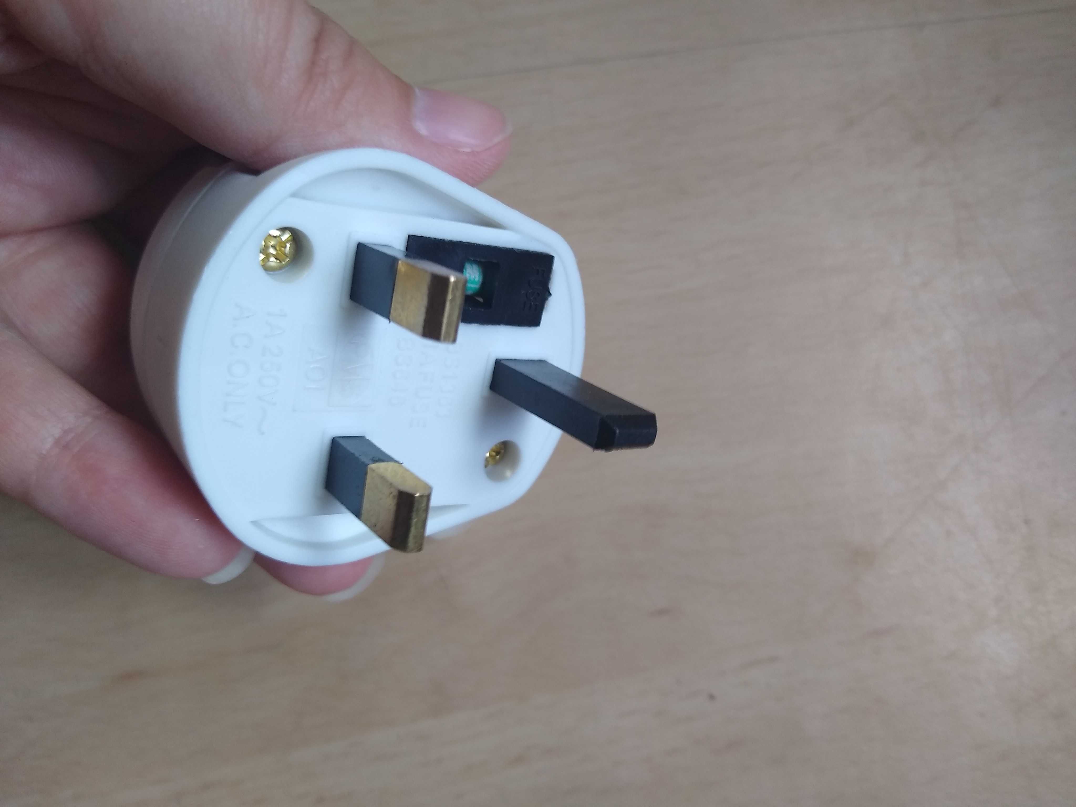 Adapter wtyczki z bezpiecznikiem GB-USA