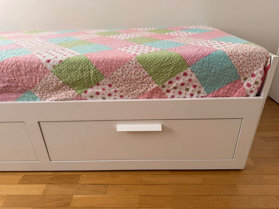 Cama branca Brimnes Ikea