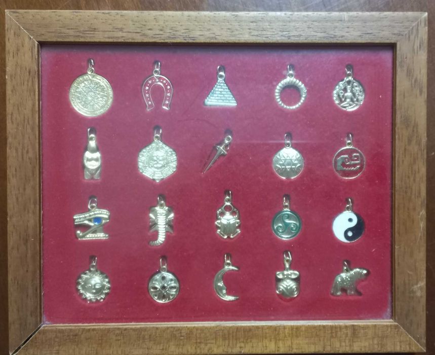 Pendentes talismãs