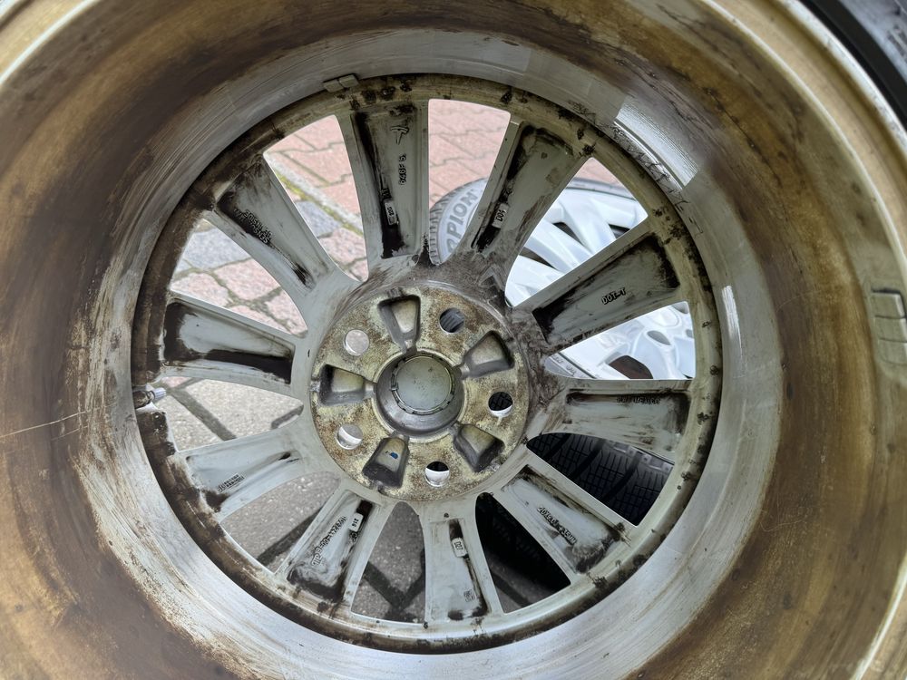 Koła zimowe 20 TESLA Y 255/45 + 275/45 jak NOWE Pirelli ORYGINAŁ FV
