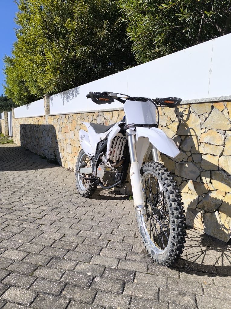 Malcor xzf 250cc (com material extra) ler descrição