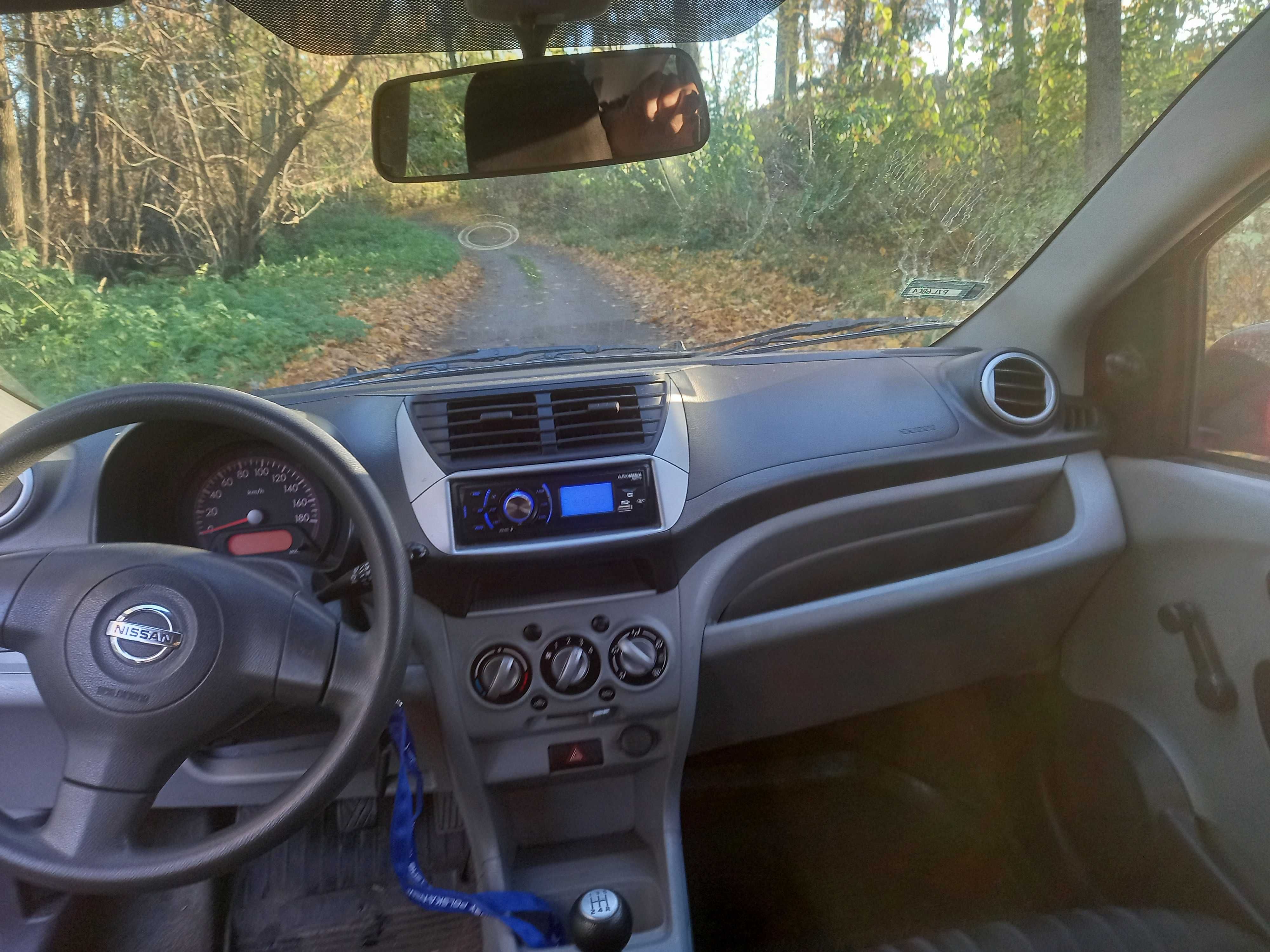 Nissan pixo  2010r