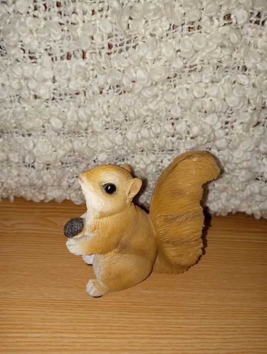 Фігурка "Білочка"