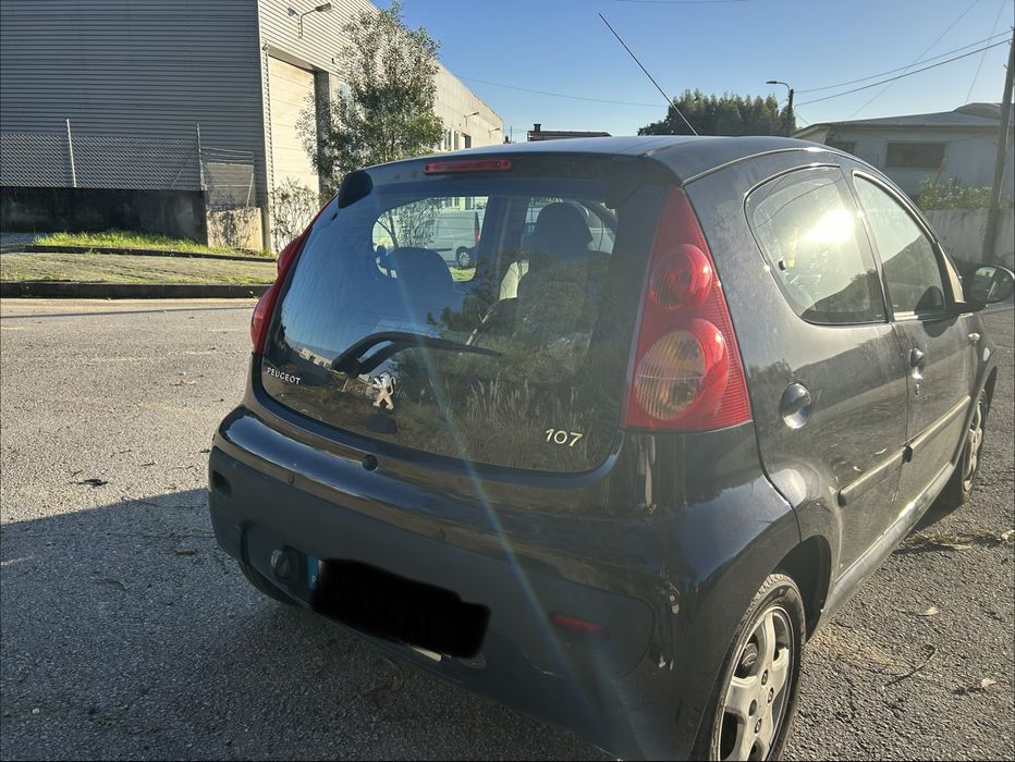 Peugeot 107 1.0 (Motor Toyota) 68 cv – 2009 –