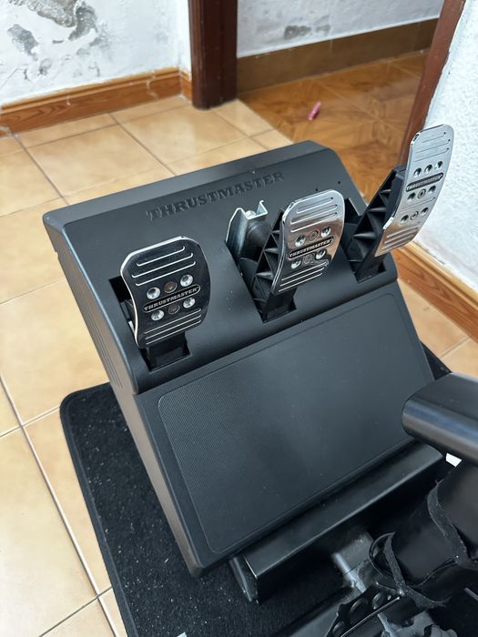 Cockpit simracing completo Thrustmaster TX-RW + playseat Alcantara EVO