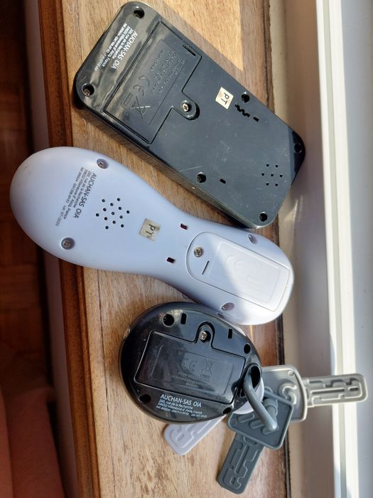 Conjunto eletrónico com telemóvel, comando e chaves - One Two Fun