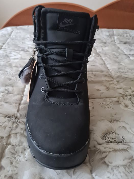 Продаються чоловічі черевики на натуральному хутрі, шкіра.Фірма Nike.