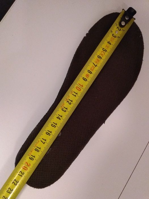 Sprzedam NOWE młodzieżowe buty MERRELL rozm. 33/21,5 cm.