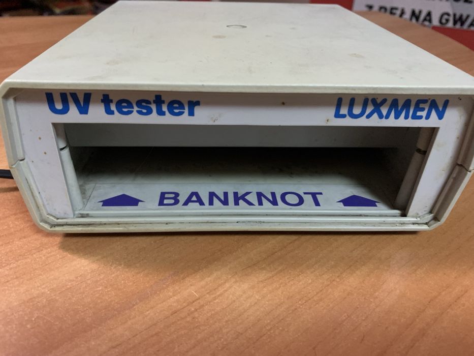 Stary tester banknotów