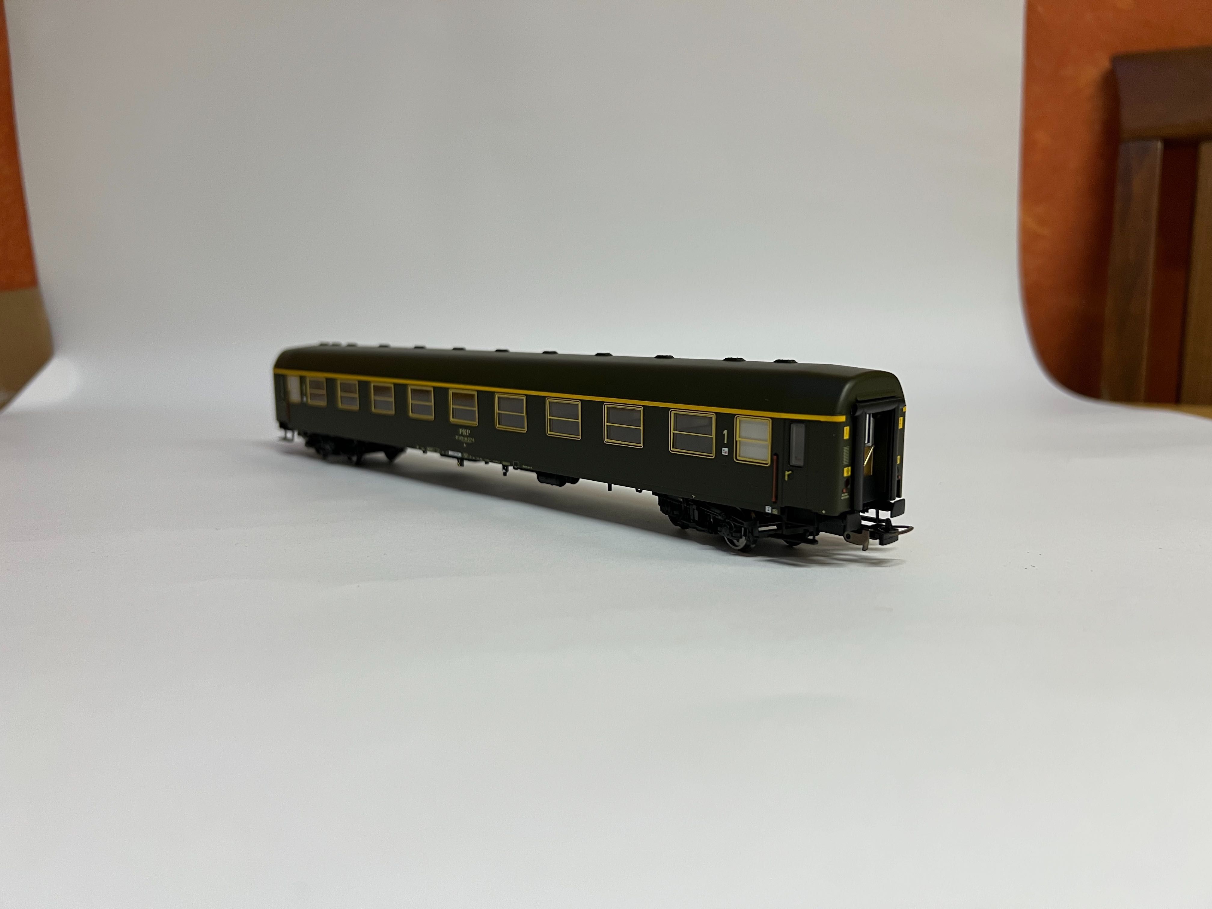 Wagon pasażerski 1 klasy, typ 112A, PKP, PIKO 97603-2, epoka IV
