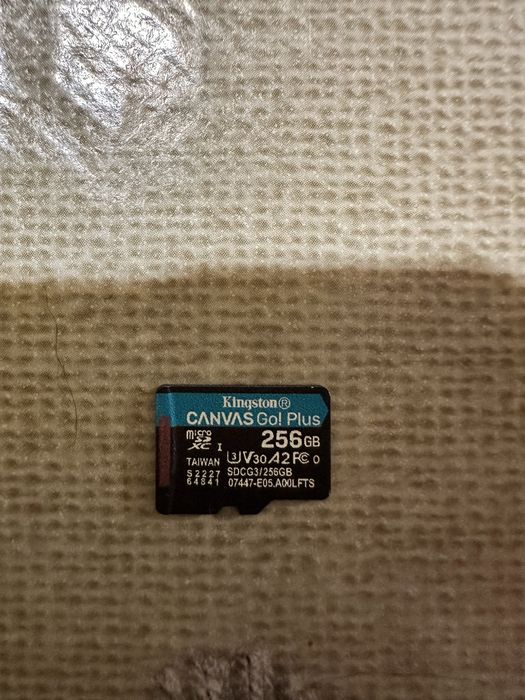 Nintendo Switch OLED (Red-Neon Blue) + 256 Гб карта памʼяті