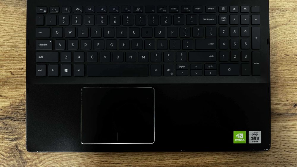 Dell Inspiron 7591 – i7, 16GB RAM, 256GB SSD, 4K дисплей, MX250