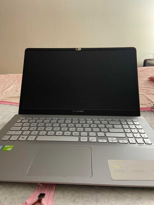 ASUS VivoBook S-15 Laptop, in perfect condition and formatted.64284591383554122