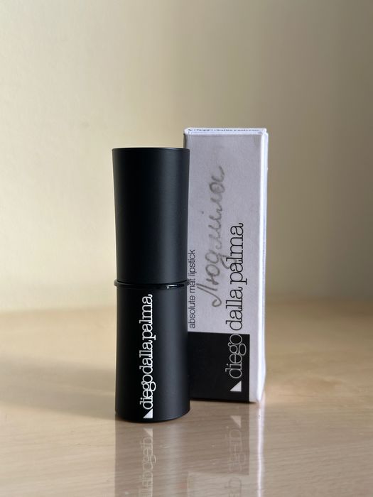 Нова Матова Помада Diego Dalla Palma Absolute Mat Lipstick 220 Італія