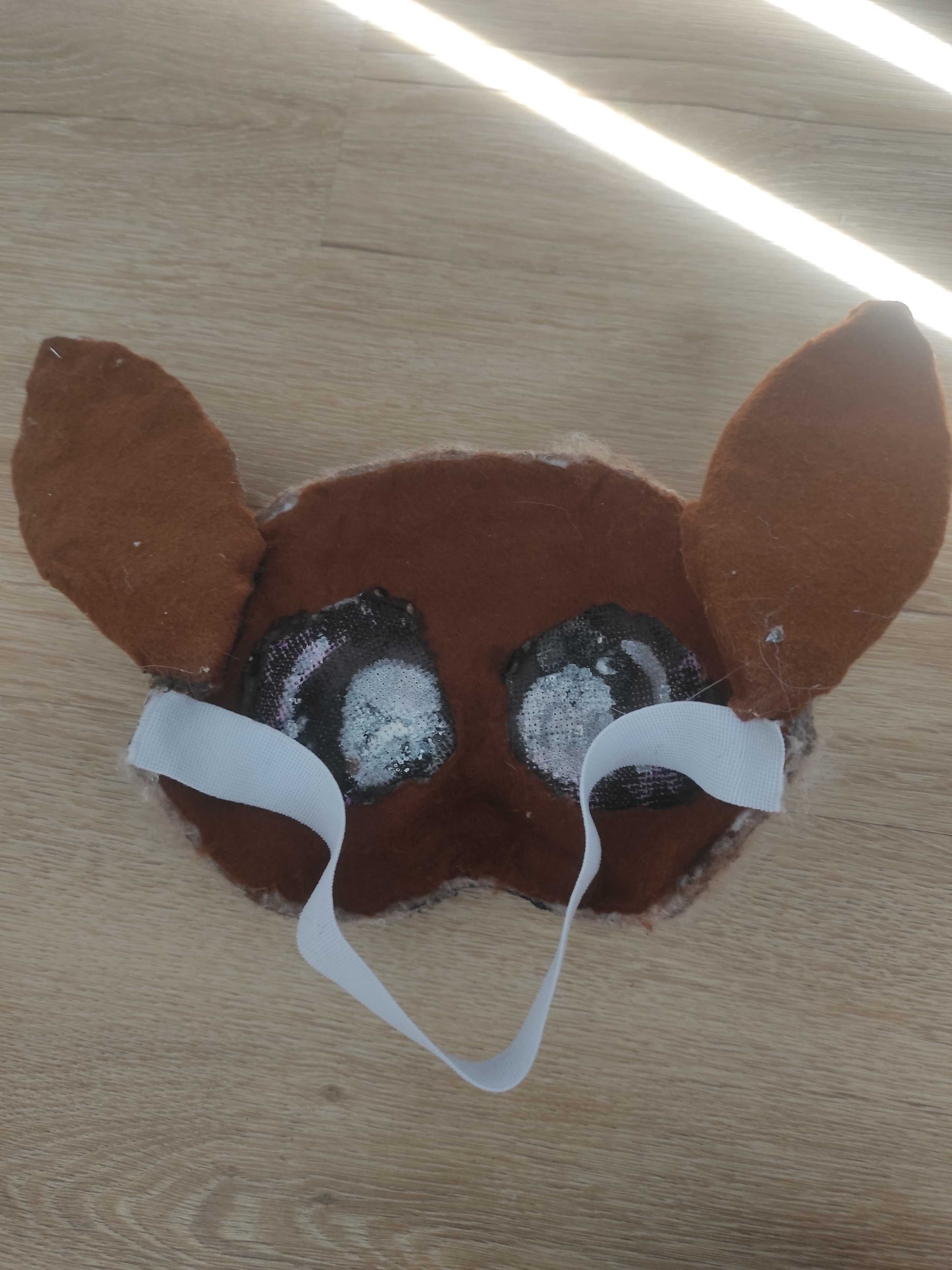 Maska Therian Eevee (Pokémon)