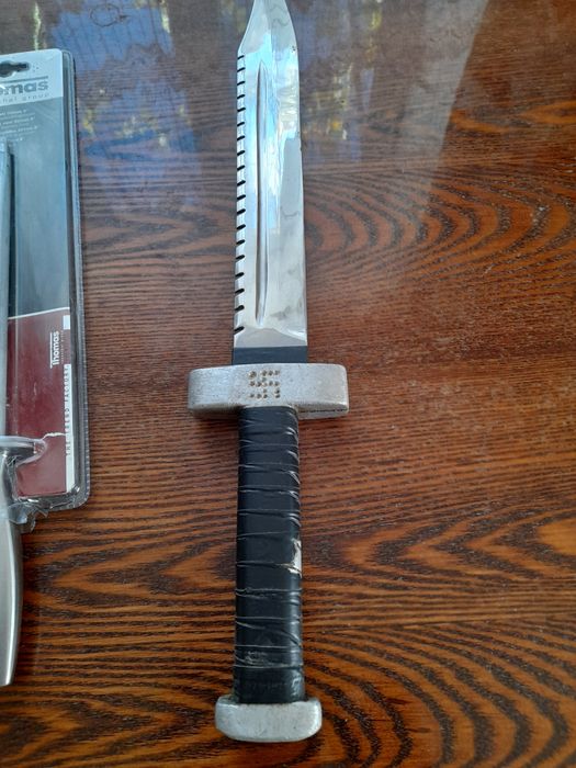 Продам набор ножей, секач, ножи