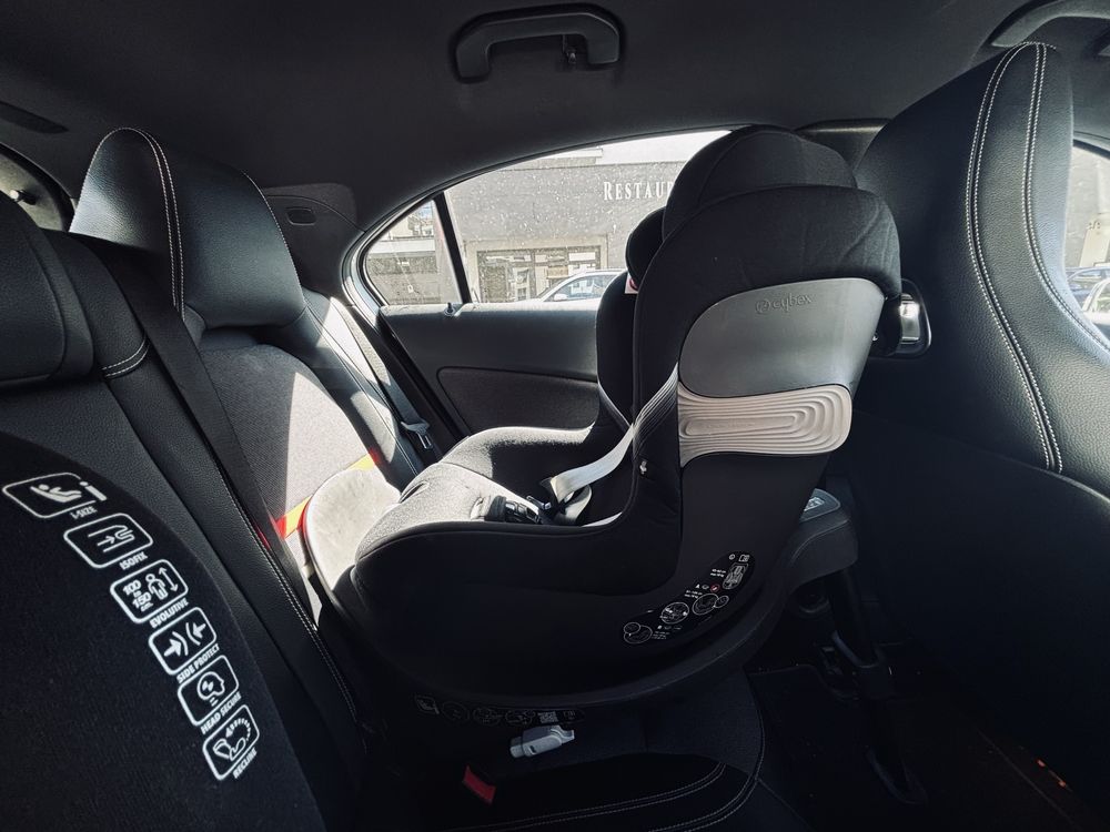 Fotelik samochowdy dziecięcy baza isofix do 18kg  Cybex Sirona i-size